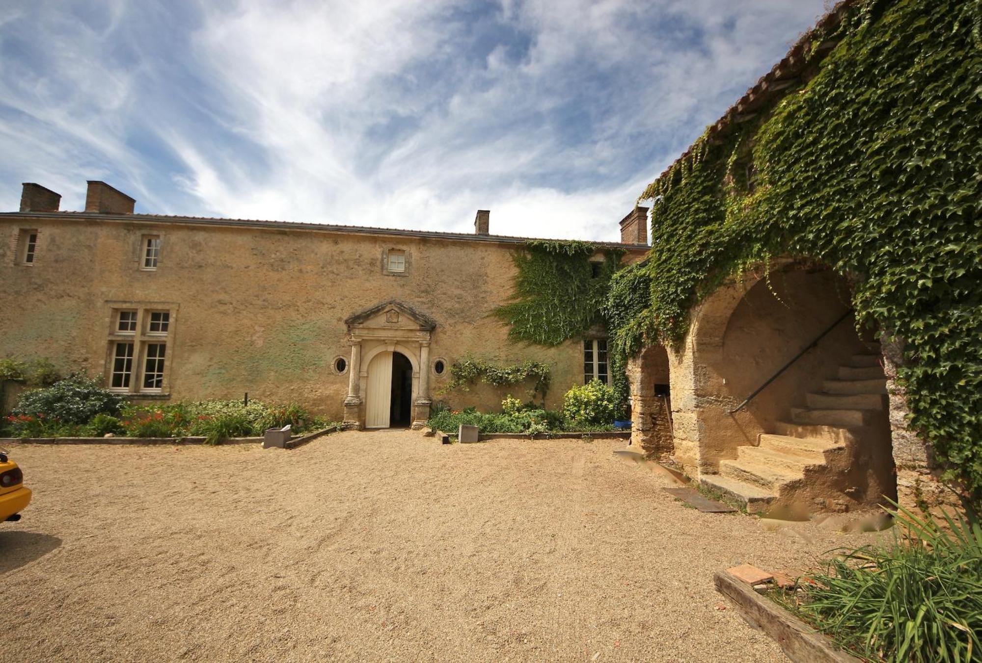 Le Manoir De Gatines Bed & Breakfast Tigne Exterior photo